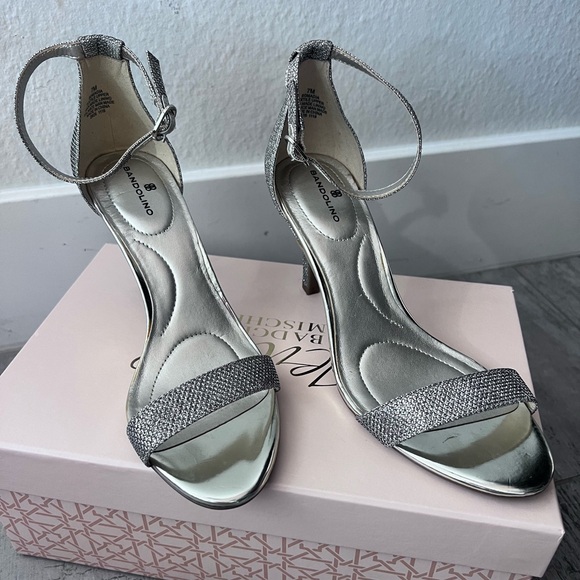Bandolino Shoes - Bandolino heels Size 7 Women’s EUC with box Silver